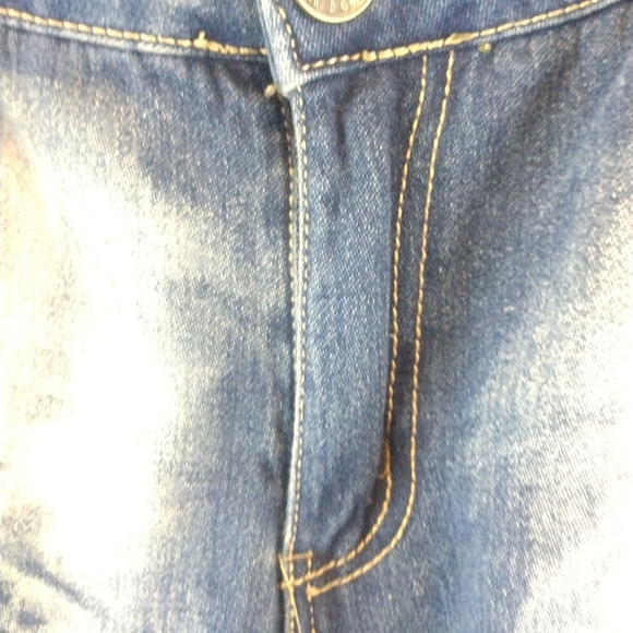 Knoix Faded Distressed Denim Shorts - Picture 4 of 14